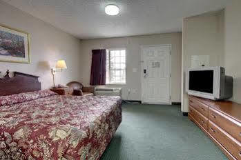 Intown Suites Extended Stay Charlotte Nc -East Independence Екстер'єр фото